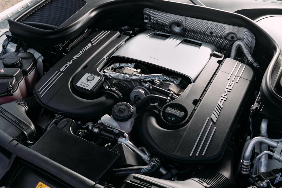 Моторный отсек Mercedes-AMG GLC63 S 4Matic+ (X253) 2018 года  (AU) (фото 29 из 40)
